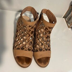 Vince Camuto block heel Sandals with side zip